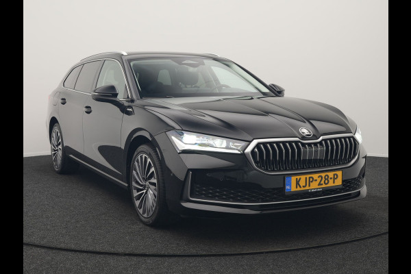 Škoda Superb Combi 1.5 TSI Laurin & Klement PHEV 204pk Dealer O.H. | Trekhaak Af Fabriek | Head Up | Adaptive Cruise | 360 Camera | Lederen Comfortzetels Massage & Ventilatie & Memory | Canton Audio | Stuur & Stoelen Verwarmd | Keyless | Blis | Plug In Hybrid |