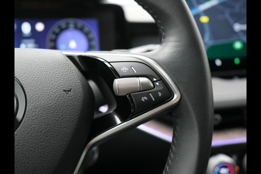 Škoda Superb Combi 1.5 TSI Laurin & Klement PHEV 204pk Dealer O.H. | Trekhaak Af Fabriek | Head Up | Adaptive Cruise | 360 Camera | Lederen Comfortzetels Massage & Ventilatie & Memory | Canton Audio | Stuur & Stoelen Verwarmd | Keyless | Blis | Plug In Hybrid |