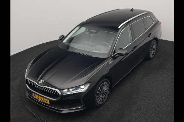 Škoda Superb Combi 1.5 TSI Laurin & Klement PHEV 204pk Dealer O.H. | Trekhaak Af Fabriek | Head Up | Adaptive Cruise | 360 Camera | Lederen Comfortzetels Massage & Ventilatie & Memory | Canton Audio | Stuur & Stoelen Verwarmd | Keyless | Blis | Plug In Hybrid |