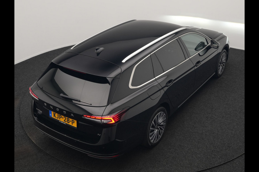Škoda Superb Combi 1.5 TSI Laurin & Klement PHEV 204pk Dealer O.H. | Trekhaak Af Fabriek | Head Up | Adaptive Cruise | 360 Camera | Lederen Comfortzetels Massage & Ventilatie & Memory | Canton Audio | Stuur & Stoelen Verwarmd | Keyless | Blis | Plug In Hybrid |