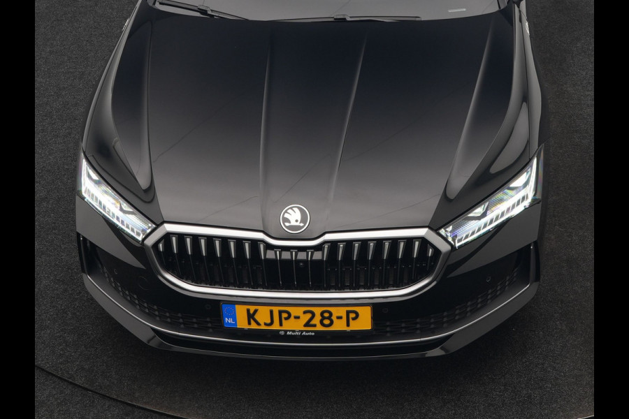 Škoda Superb Combi 1.5 TSI Laurin & Klement PHEV 204pk Dealer O.H. | Trekhaak Af Fabriek | Head Up | Adaptive Cruise | 360 Camera | Lederen Comfortzetels Massage & Ventilatie & Memory | Canton Audio | Stuur & Stoelen Verwarmd | Keyless | Blis | Plug In Hybrid |