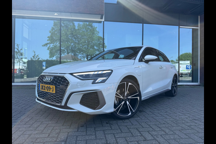 Audi A3 Sportback 40 TFSI e Advanced edition S Line - Automaat - Navi - Winterpakket
