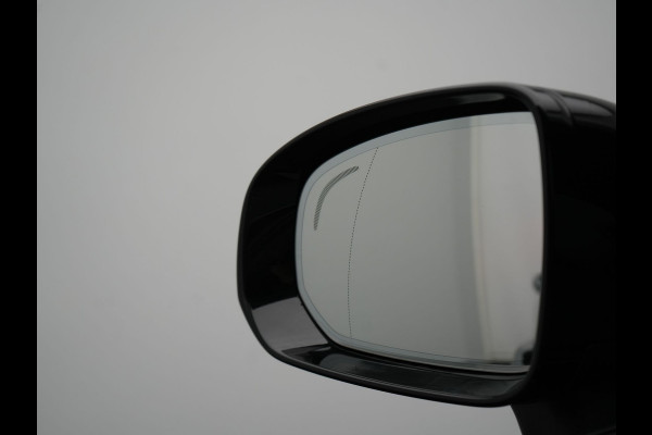Volvo XC60 T6 AWD R-Design PHEV 350pk Dealer O.H. | Panodak | Adaptive Cruise | Camera | Lederen Sportstoelen Memory & Verwarmd | Harman / Kardon | Stuur Verwarmd | 21"L.M | Apple Carplay | Keyless | Blis | Navigatie | DAB | Plug In Hybrid