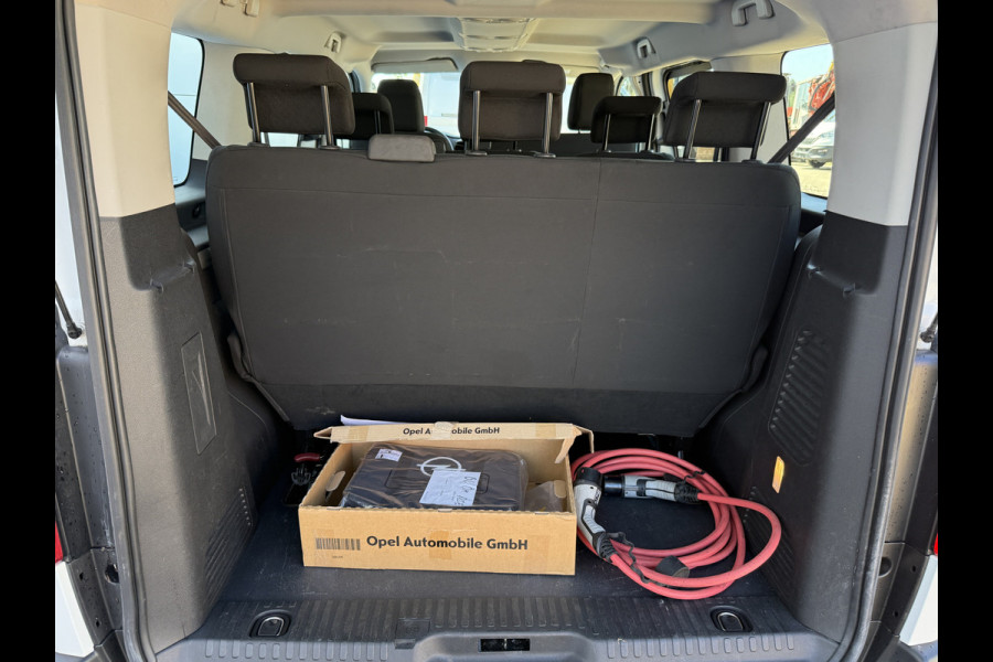 Opel e-Vivaro L2H1 75 kWh 136PK 9-persoons L2H1 330km WLTP 93,7% (SOH) Dubbele schuifdeuren Snelladen Laadkabel Climate control Parkeersensoren