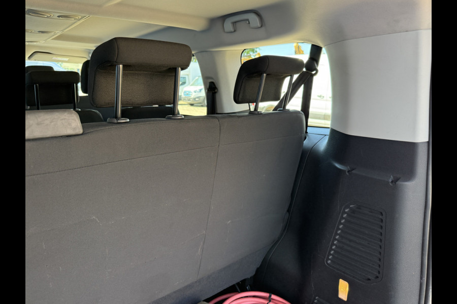 Opel e-Vivaro L2H1 75 kWh 136PK 9-persoons L2H1 330km WLTP 93,7% (SOH) Dubbele schuifdeuren Snelladen Laadkabel Climate control Parkeersensoren