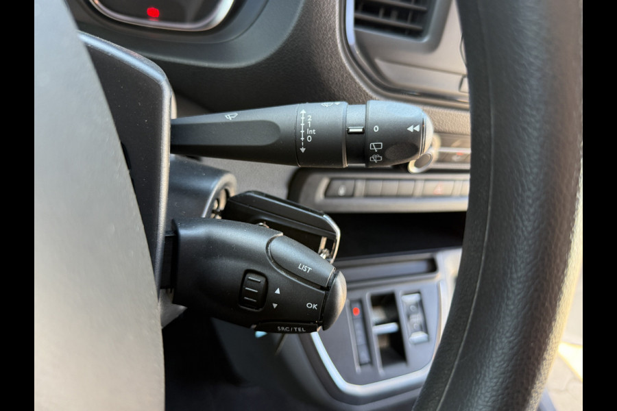Opel e-Vivaro L2H1 75 kWh 136PK 9-persoons L2H1 330km WLTP 93,7% (SOH) Dubbele schuifdeuren Snelladen Laadkabel Climate control Parkeersensoren