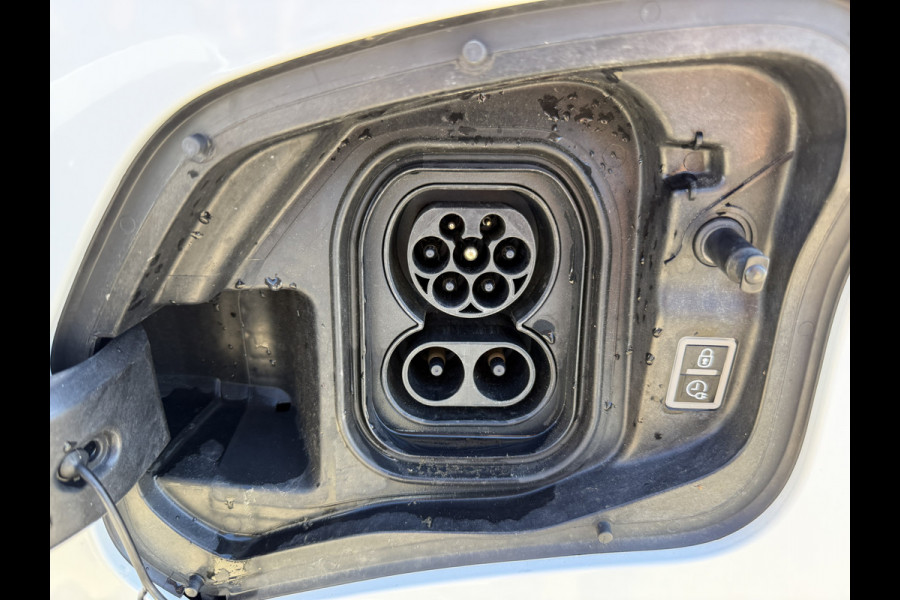 Opel e-Vivaro L2H1 75 kWh 136PK 9-persoons L2H1 330km WLTP 93,7% (SOH) Dubbele schuifdeuren Snelladen Laadkabel Climate control Parkeersensoren