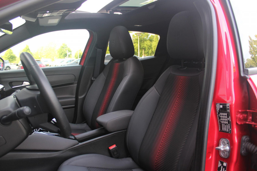 Alfa Romeo junior ELETTRICA SPECIALE 156PK 54 kWh | PANORAMISCH SCHUIF/KANTEL DAK | BICOLOR DAK (ZWART DAK) | WARMTEPOMP | TECHNOLOGIE PAKKET (O.A. FULL LED ADAPTIVE MATRIX KOPLAMPEN/DODEHOEK DETECTIE/DRAADLOZE TELEFOONLADER/ACHTERUITRIJ CAMERA/PARKEERSENSOREN VOOR, ACHTER,ZIJKANT) | DRAADLOZE APPLE CARPLAY/ANDROID AUTO | CLIMATE CONTROL | ELEKTRISCH BEDIENBARE ACHTERKLEP | STOEL VERWARMING | ELEKTRISCH BEDIENBARE VOORSTOEL MET MASSAGE FUNCTIE | VERKEERSBORDEN HERKENNING | ADAPTIVE CRUISE CONTROL | KEYLESS ENTRY/START | VOORRUIT VERWARMING |