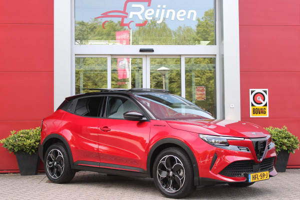 Alfa Romeo junior ELETTRICA SPECIALE 156PK 54 kWh | PANORAMISCH SCHUIF/KANTEL DAK | BICOLOR DAK (ZWART DAK) | WARMTEPOMP | TECHNOLOGIE PAKKET (O.A. FULL LED ADAPTIVE MATRIX KOPLAMPEN/DODEHOEK DETECTIE/DRAADLOZE TELEFOONLADER/ACHTERUITRIJ CAMERA/PARKEERSENSOREN VOOR, ACHTER,ZIJKANT) | DRAADLOZE APPLE CARPLAY/ANDROID AUTO | CLIMATE CONTROL | ELEKTRISCH BEDIENBARE ACHTERKLEP | STOEL VERWARMING | ELEKTRISCH BEDIENBARE VOORSTOEL MET MASSAGE FUNCTIE | VERKEERSBORDEN HERKENNING | ADAPTIVE CRUISE CONTROL | KEYLESS ENTRY/START | VOORRUIT VERWARMING |