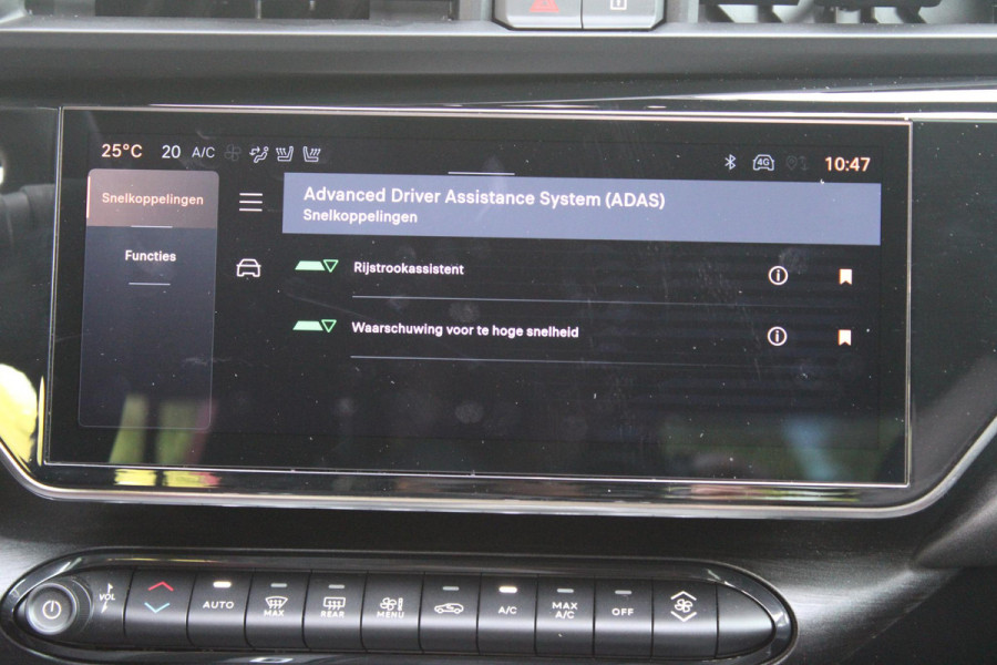 Alfa Romeo junior ELETTRICA SPECIALE 156PK 54 kWh | PANORAMISCH SCHUIF/KANTEL DAK | BICOLOR DAK (ZWART DAK) | WARMTEPOMP | TECHNOLOGIE PAKKET (O.A. FULL LED ADAPTIVE MATRIX KOPLAMPEN/DODEHOEK DETECTIE/DRAADLOZE TELEFOONLADER/ACHTERUITRIJ CAMERA/PARKEERSENSOREN VOOR, ACHTER,ZIJKANT) | DRAADLOZE APPLE CARPLAY/ANDROID AUTO | CLIMATE CONTROL | ELEKTRISCH BEDIENBARE ACHTERKLEP | STOEL VERWARMING | ELEKTRISCH BEDIENBARE VOORSTOEL MET MASSAGE FUNCTIE | VERKEERSBORDEN HERKENNING | ADAPTIVE CRUISE CONTROL | KEYLESS ENTRY/START | VOORRUIT VERWARMING |