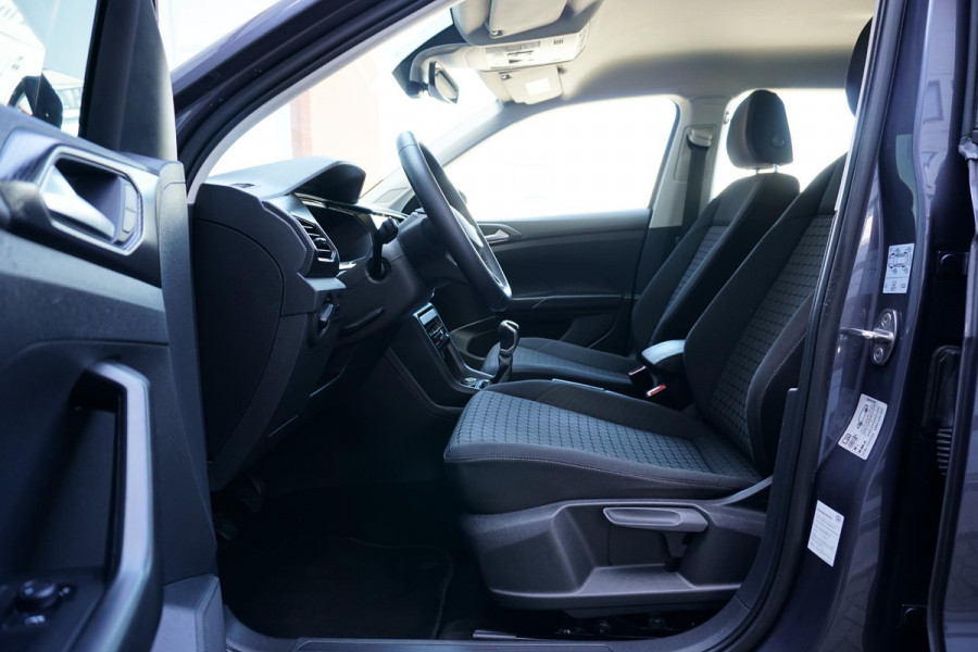 Volkswagen T-Cross 1.0 TSI Life + CAMERA / TREKHAAK / APPLE CARPLAY