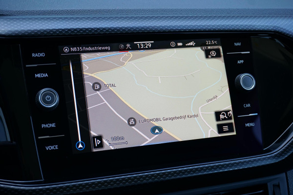 Volkswagen T-Cross 1.0 TSI Life + CAMERA / TREKHAAK / APPLE CARPLAY