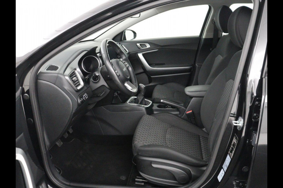 Kia Ceed 1.0 T-GDi ComfortLine | Adaptive cruise | Carplay | Camera | DAB | Climate control | Bluetooth | 16'' lichtmetalen velgen