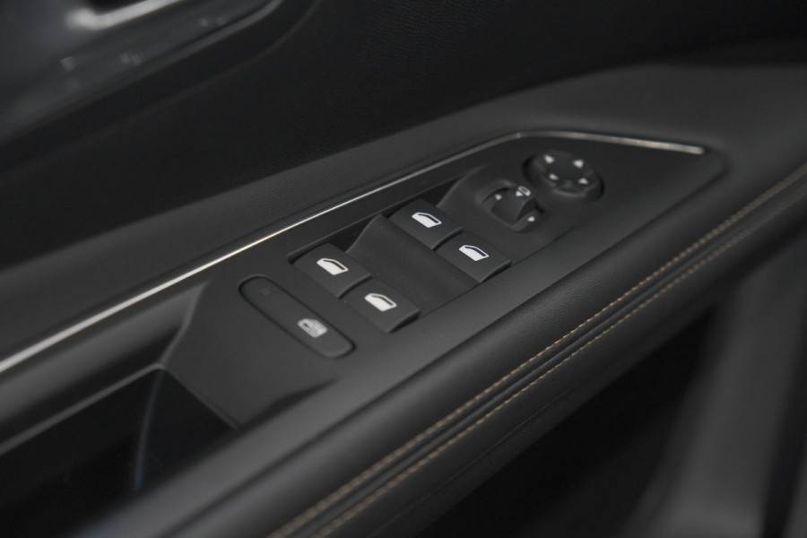 Peugeot 3008 PureTech 130 EAT8 GT Black Pack | Camera | Adaptieve Cruise Control | Elektronische Kofferklep | Apple Carplay