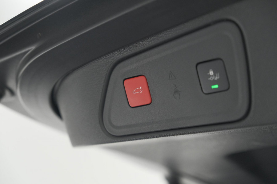 Peugeot 3008 PureTech 130 EAT8 GT Black Pack | Camera | Adaptieve Cruise Control | Elektronische Kofferklep | Apple Carplay