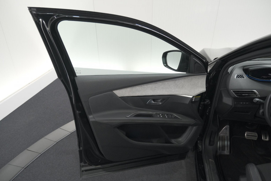 Peugeot 3008 PureTech 130 EAT8 GT Black Pack | Camera | Adaptieve Cruise Control | Elektronische Kofferklep | Apple Carplay