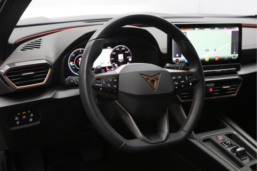 CUPRA Formentor 1.4 e-Hybrid 204 PK Performance PHEV, Panoramadak, Kuipstoelen, Memory, Adap. Cruise Control