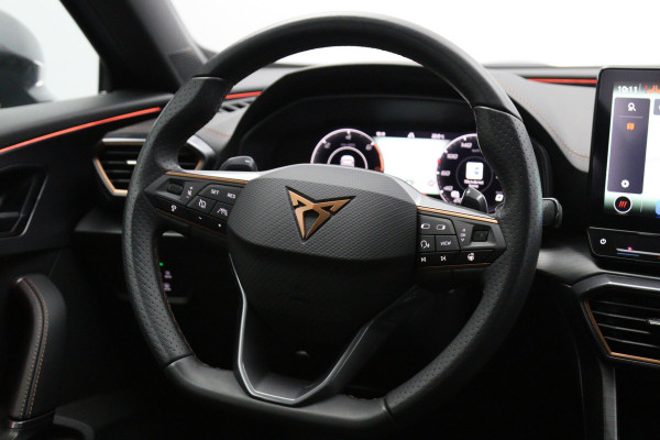 CUPRA Formentor 1.4 e-Hybrid 204 PK Performance PHEV, Panoramadak, Kuipstoelen, Memory, Adap. Cruise Control