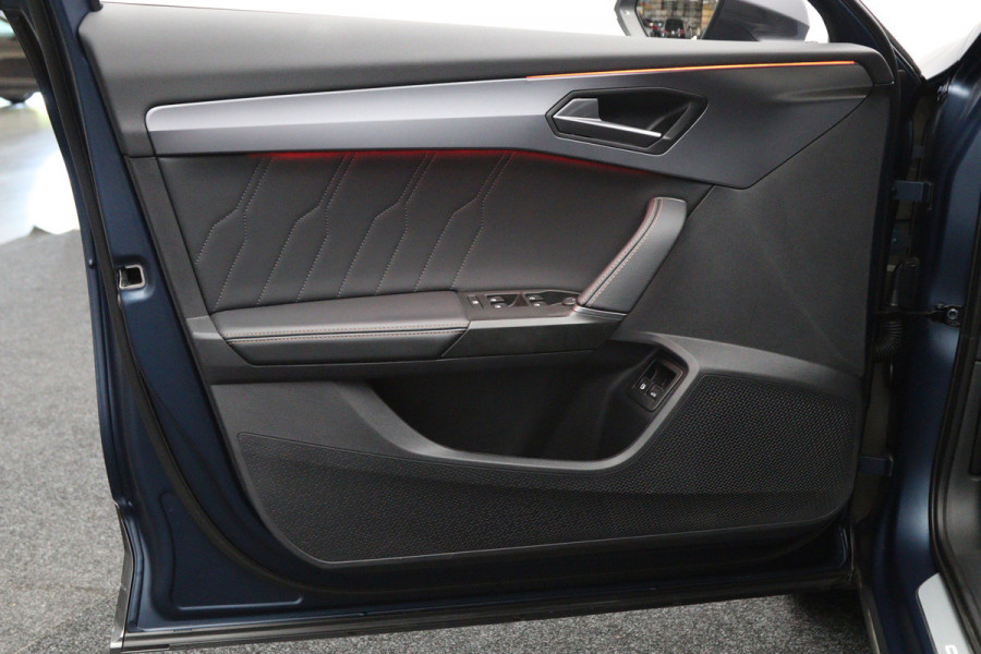 CUPRA Formentor 1.4 e-Hybrid 204 PK Performance PHEV, Panoramadak, Kuipstoelen, Memory, Adap. Cruise Control
