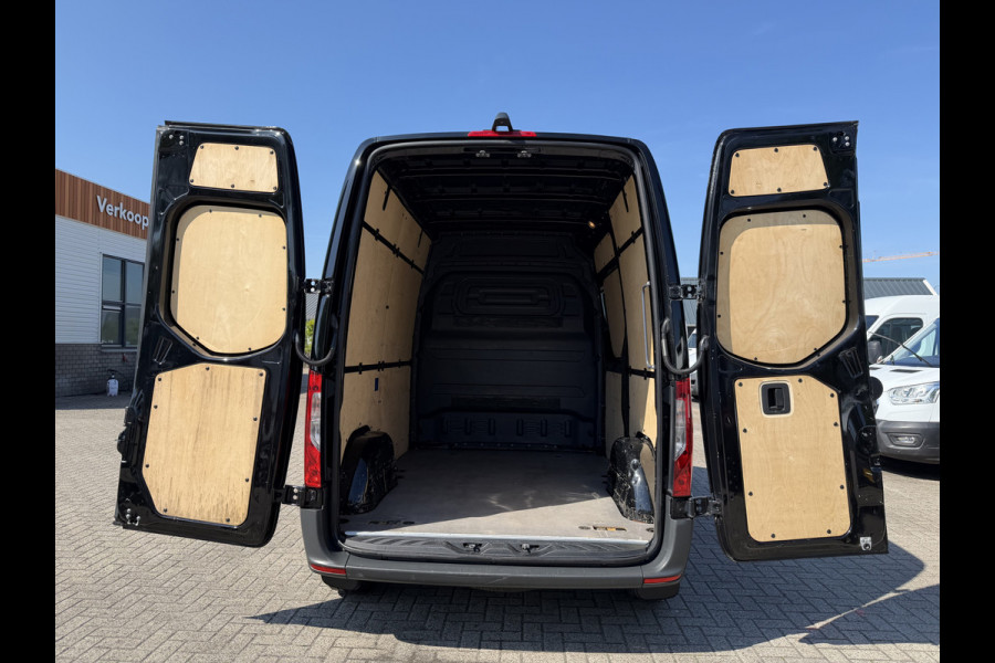Mercedes-Benz Sprinter 314 2.2 CDI autmaat L1H2 zwart / euro 6 / bpm vij / vaste prijs rijklaar € 23.950 ex btw / lease vanaf € 391 / cruise en climate control / achteruit camera / navigatie