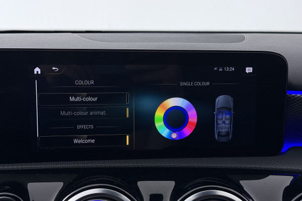 Mercedes-Benz A-Klasse 180 Business Solution Luxury (SFEERVERLICHTING, TREKHAAK UITKLAPBAAR, STOELVERWARMING, 1e EIGENAAR, CAMERA)