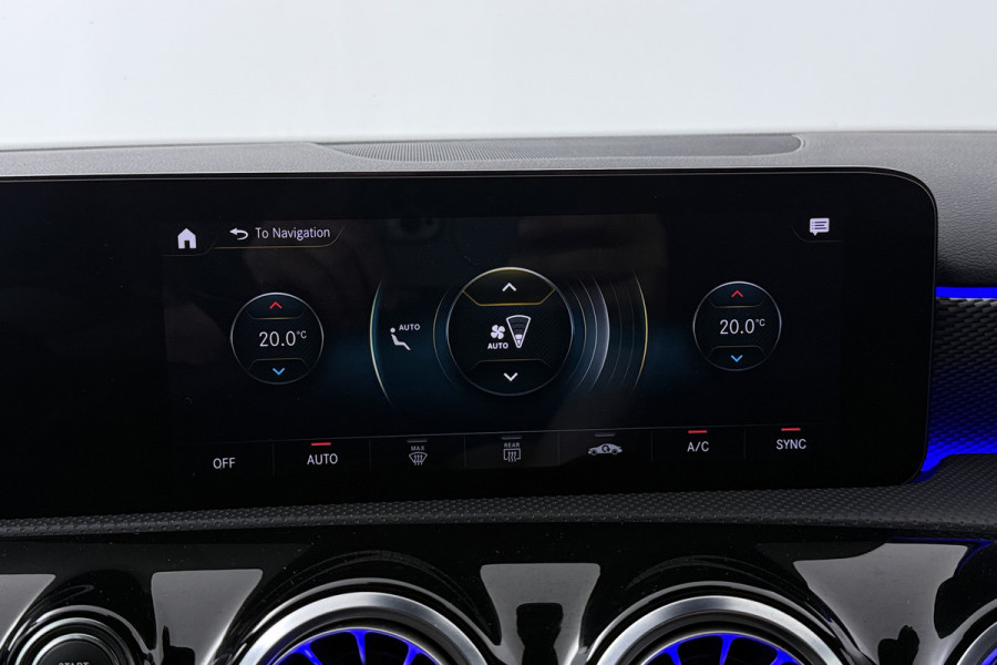Mercedes-Benz A-Klasse 180 Business Solution Luxury (SFEERVERLICHTING, TREKHAAK UITKLAPBAAR, STOELVERWARMING, 1e EIGENAAR, CAMERA)