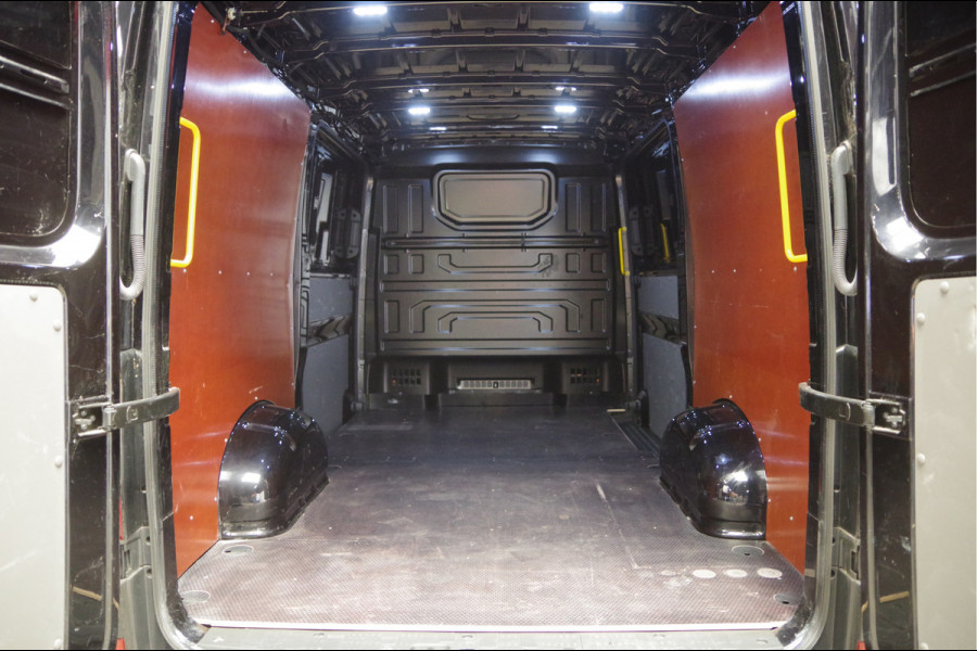 Volkswagen Crafter 35 2.0 TDI L3H2(L2H1) 177PK AUT. LED, 2X SCHUIFDEUR, ADAPT. CRUISE, CAMERA, STUURVERWARMING, LEDER STUUR, CARPLAY, AIRCO, DUBBEL