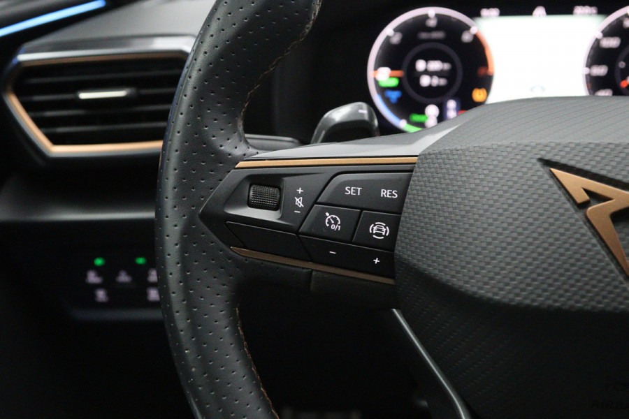 CUPRA Leon Sportstourer 1.4 e-Hybrid Essential, Memory, Stuur- & Stoelverwarming, Camera, Cruise Control