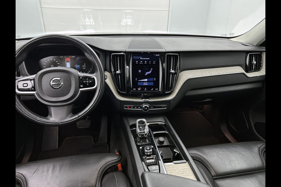 Volvo XC60 2.0 T6 Hybride AWD Inscription / SOH 88% / Panoramadak / Trekhaak / Leder lux./Stuur-Stoelverw / Pdc+camera / Audio & Park Ass./ Lighting / Apk 06-2027