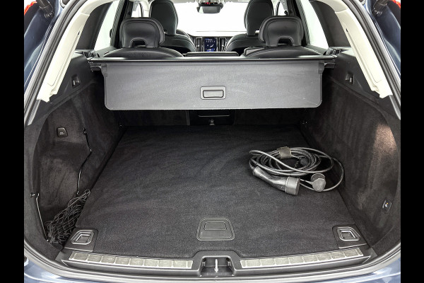 Volvo XC60 2.0 T6 Hybride AWD Inscription / SOH 88% / Panoramadak / Trekhaak / Leder lux./Stuur-Stoelverw / Pdc+camera / Audio & Park Ass./ Lighting / Apk 06-2027