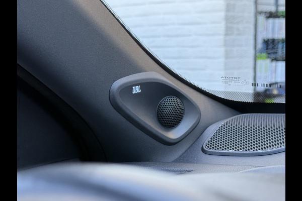 Toyota Yaris Cross 1.5 Hybrid Executive | Pano | Trekhaak | HUD | JBL | Camera | 18 inch
