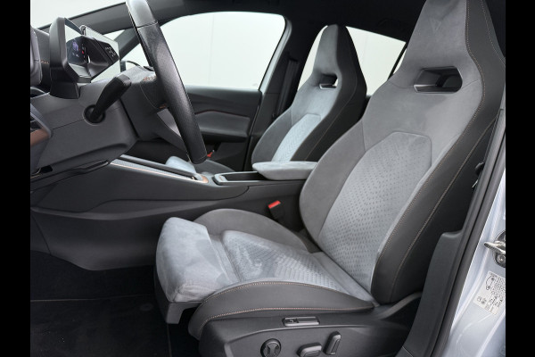 CUPRA Born Performance One 62kWh SOH 93,7% Sport-Comfort Stoelen Navi Camera Stoel+Stuurverwarming Adap.Cruise Android Auto Apple Carplay P Elek.Stoelen Keyless advanced Privacy Glas Lmv Coper Isofix Bluetooth Led Rijstrooksensor 1e Eigenaar Origineel Nederlandse Auto