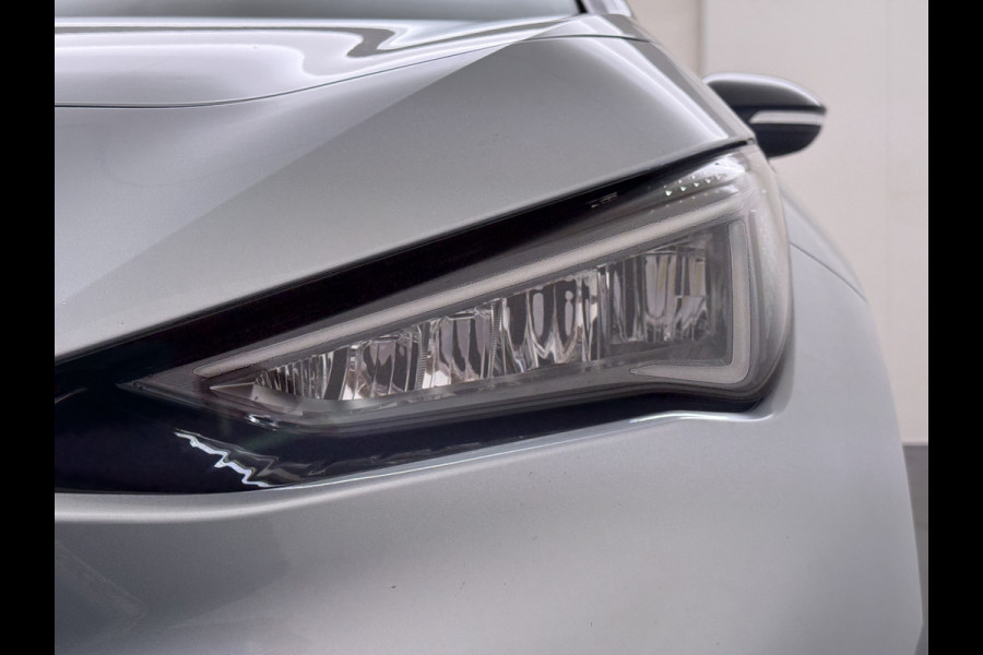 CUPRA Born Performance One 62kWh SOH 93,7% Sport-Comfort Stoelen Navi Camera Stoel+Stuurverwarming Adap.Cruise Android Auto Apple Carplay P Elek.Stoelen Keyless advanced Privacy Glas Lmv Coper Isofix Bluetooth Led Rijstrooksensor 1e Eigenaar Origineel Nederlandse Auto