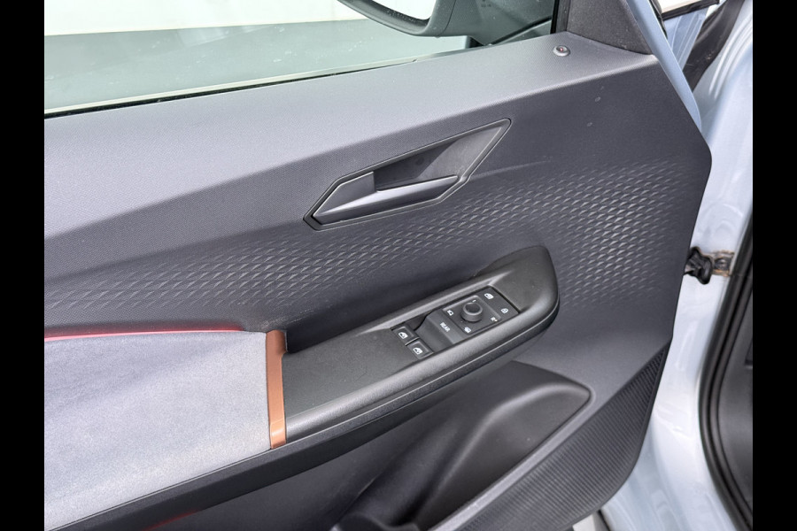 CUPRA Born Performance One 62kWh SOH 93,7% Sport-Comfort Stoelen Navi Camera Stoel+Stuurverwarming Adap.Cruise Android Auto Apple Carplay P Elek.Stoelen Keyless advanced Privacy Glas Lmv Coper Isofix Bluetooth Led Rijstrooksensor 1e Eigenaar Origineel Nederlandse Auto