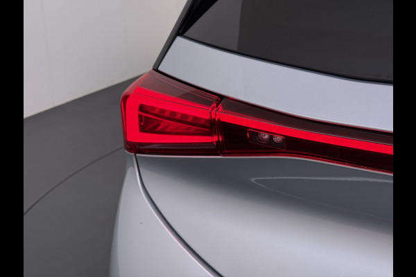CUPRA Born Performance One 62kWh SOH 93,7% Sport-Comfort Stoelen Navi Camera Stoel+Stuurverwarming Adap.Cruise Android Auto Apple Carplay P Elek.Stoelen Keyless advanced Privacy Glas Lmv Coper Isofix Bluetooth Led Rijstrooksensor 1e Eigenaar Origineel Nederlandse Auto