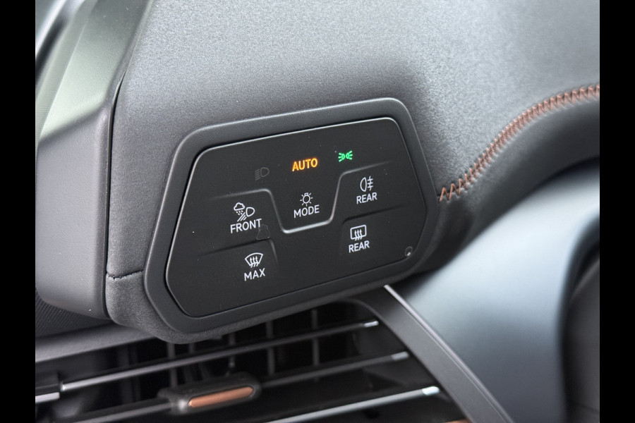 CUPRA Born Performance One 62kWh SOH 93,7% Sport-Comfort Stoelen Navi Camera Stoel+Stuurverwarming Adap.Cruise Android Auto Apple Carplay P Elek.Stoelen Keyless advanced Privacy Glas Lmv Coper Isofix Bluetooth Led Rijstrooksensor 1e Eigenaar Origineel Nederlandse Auto