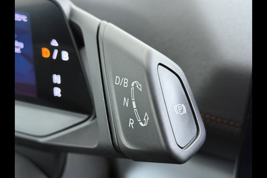 CUPRA Born Performance One 62kWh SOH 93,7% Sport-Comfort Stoelen Navi Camera Stoel+Stuurverwarming Adap.Cruise Android Auto Apple Carplay P Elek.Stoelen Keyless advanced Privacy Glas Lmv Coper Isofix Bluetooth Led Rijstrooksensor 1e Eigenaar Origineel Nederlandse Auto