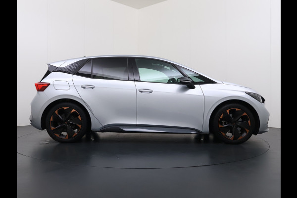 CUPRA Born Performance One 62kWh SOH 93,7% Sport-Comfort Stoelen Navi Camera Stoel+Stuurverwarming Adap.Cruise Android Auto Apple Carplay P Elek.Stoelen Keyless advanced Privacy Glas Lmv Coper Isofix Bluetooth Led Rijstrooksensor 1e Eigenaar Origineel Nederlandse Auto