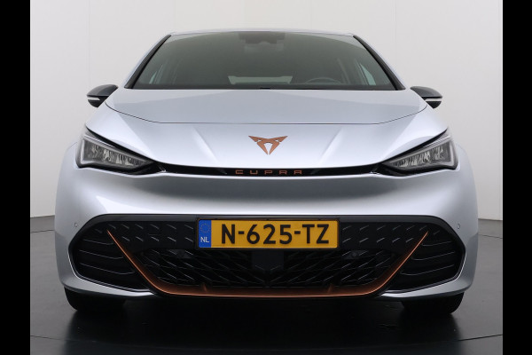 CUPRA Born Performance One 62kWh SOH 93,7% Sport-Comfort Stoelen Navi Camera Stoel+Stuurverwarming Adap.Cruise Android Auto Apple Carplay P Elek.Stoelen Keyless advanced Privacy Glas Lmv Coper Isofix Bluetooth Led Rijstrooksensor 1e Eigenaar Origineel Nederlandse Auto