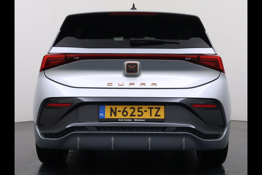 CUPRA Born Performance One 62kWh SOH 93,7% Sport-Comfort Stoelen Navi Camera Stoel+Stuurverwarming Adap.Cruise Android Auto Apple Carplay P Elek.Stoelen Keyless advanced Privacy Glas Lmv Coper Isofix Bluetooth Led Rijstrooksensor 1e Eigenaar Origineel Nederlandse Auto