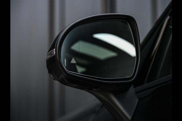 Mercedes-Benz GLC 300e 4MATIC AMG Line | Panoramadak | Burmester | Night pack | Head-up | 360 camera | Digital light | Keyless | Stoelverwarming | Ambiance interieur