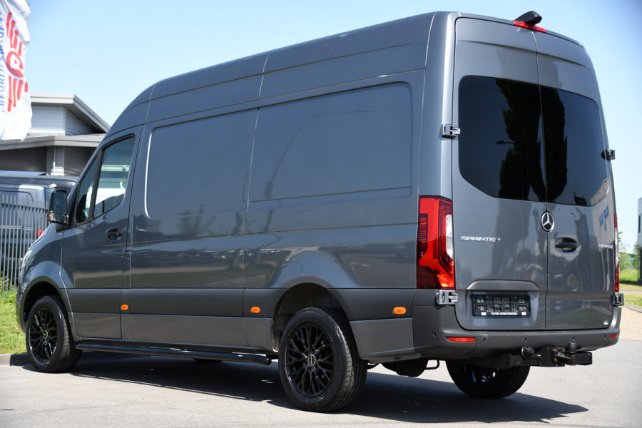 Mercedes-Benz Sprinter 319 V6 3.0 CDI L2H2 PB Edition 360 Camera, Adaptieve Cruise, Carplay, 3500kg Trekhaak, Automaat, 10,5'' Mbux, Sensoren, Uniek!