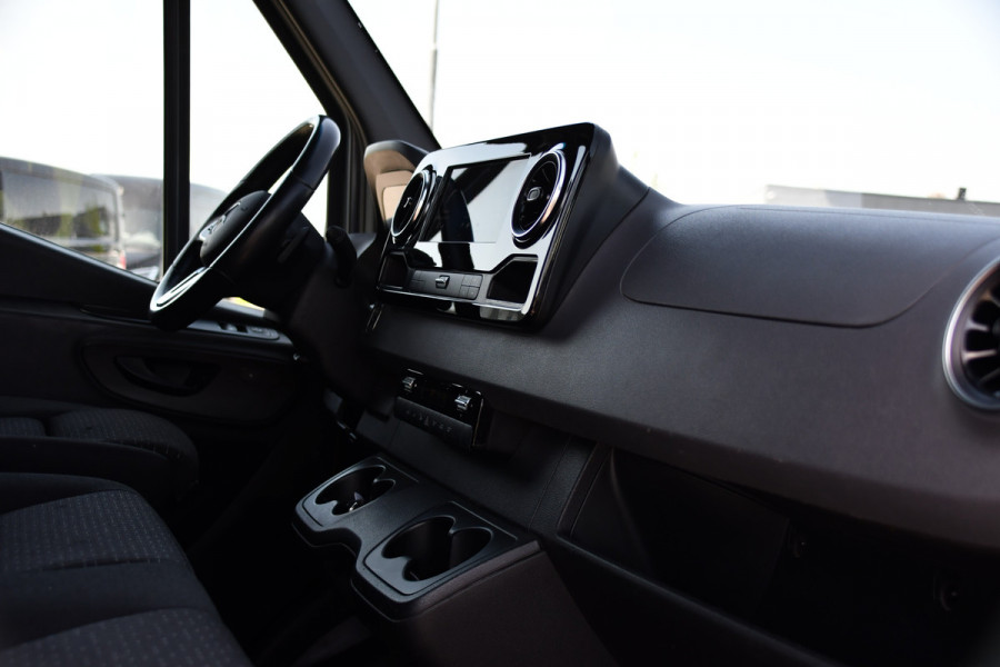 Mercedes-Benz Sprinter 319 V6 3.0 CDI L2H2 PB Edition 360 Camera, Adaptieve Cruise, Carplay, 3500kg Trekhaak, Automaat, 10,5'' Mbux, Sensoren, Uniek!