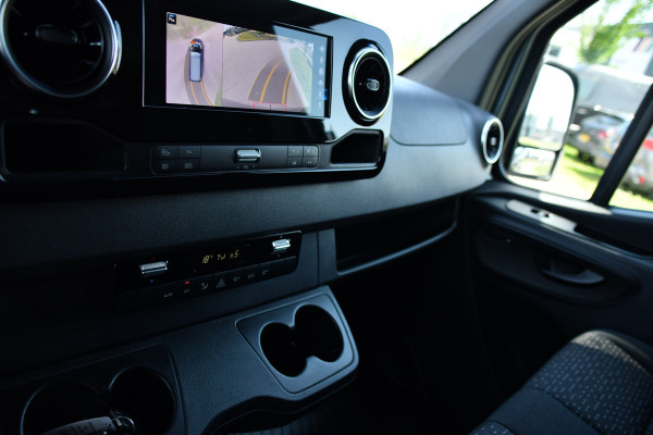 Mercedes-Benz Sprinter 319 V6 3.0 CDI L2H2 PB Edition 360 Camera, Adaptieve Cruise, Carplay, 3500kg Trekhaak, Automaat, 10,5'' Mbux, Sensoren, Uniek!