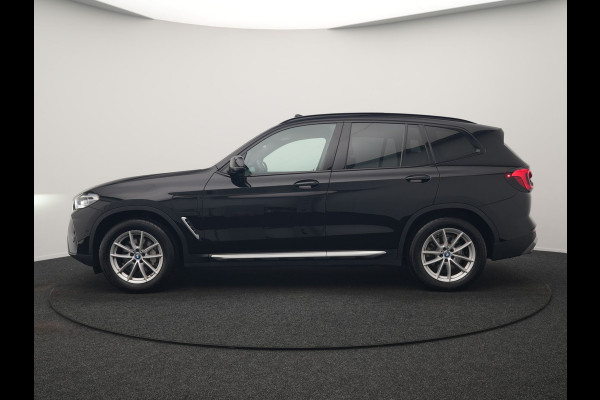 BMW X3 xDrive30e X Line FACELIFT PHEV 293pk Dealer O.H. | Trekhaak Af Fabriek | Panodak | Camera | Sfeerverlichting | Lederen Sportstoelen Verwarmd | Apple Carplay | Navigatie | DAB | Virtual | Cruise Control | Plug In Hybrid |