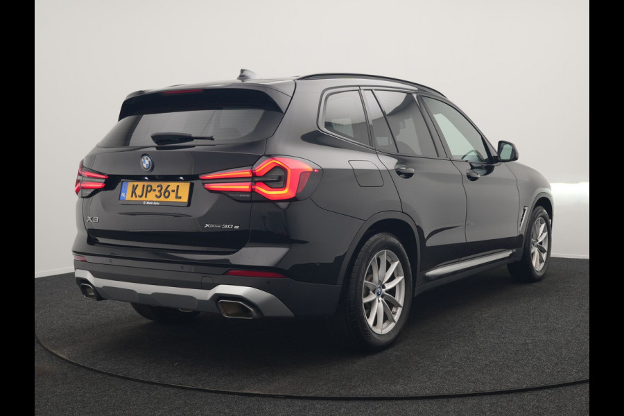 BMW X3 xDrive30e X Line FACELIFT PHEV 293pk Dealer O.H. | Trekhaak Af Fabriek | Panodak | Camera | Sfeerverlichting | Lederen Sportstoelen Verwarmd | Apple Carplay | Navigatie | DAB | Virtual | Cruise Control | Plug In Hybrid |