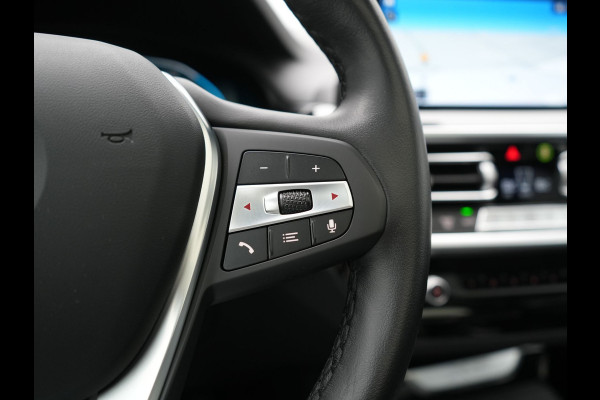 BMW X3 xDrive30e X Line FACELIFT PHEV 293pk Dealer O.H. | Trekhaak Af Fabriek | Panodak | Camera | Sfeerverlichting | Lederen Sportstoelen Verwarmd | Apple Carplay | Navigatie | DAB | Virtual | Cruise Control | Plug In Hybrid |