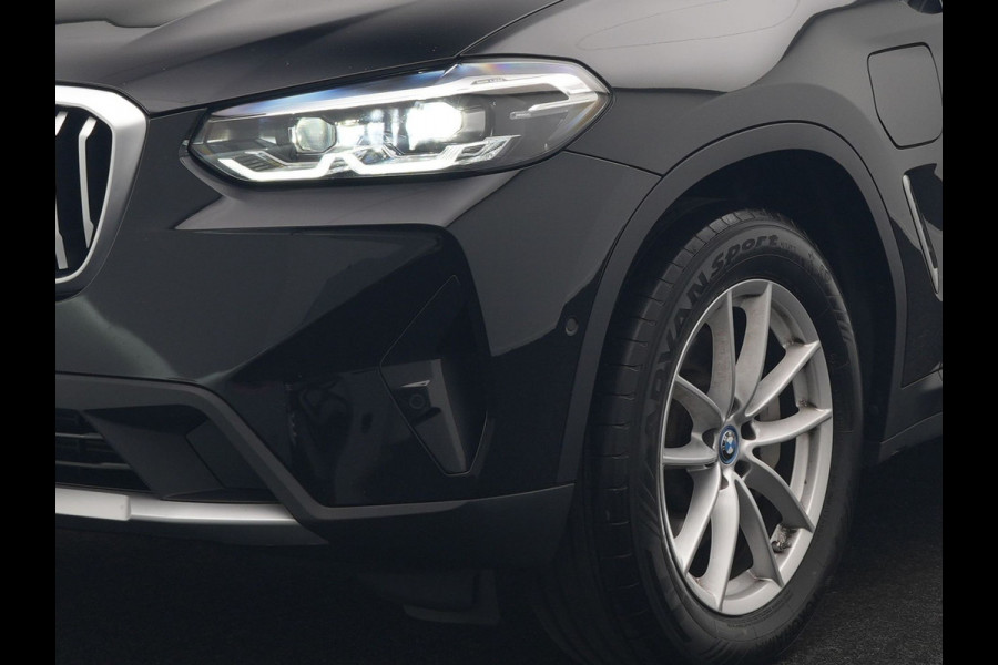 BMW X3 xDrive30e X Line FACELIFT PHEV 293pk Dealer O.H. | Trekhaak Af Fabriek | Panodak | Camera | Sfeerverlichting | Lederen Sportstoelen Verwarmd | Apple Carplay | Navigatie | DAB | Virtual | Cruise Control | Plug In Hybrid |