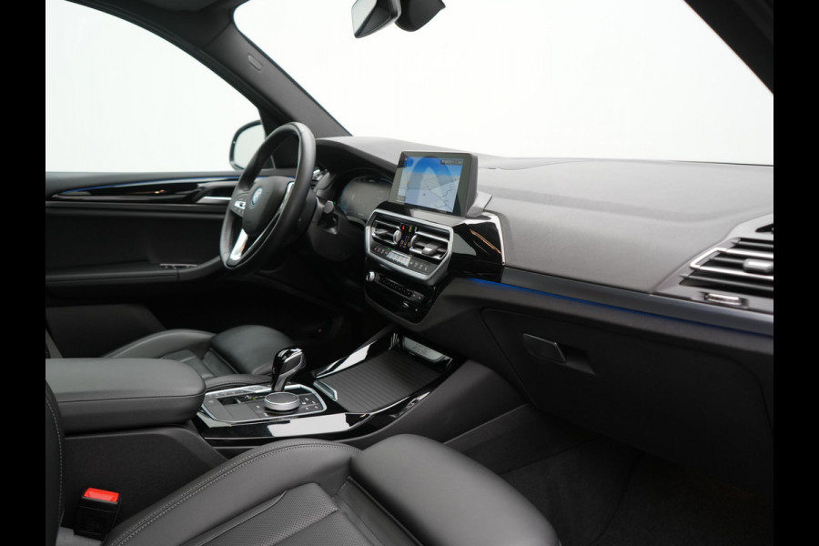 BMW X3 xDrive30e X Line FACELIFT PHEV 293pk Dealer O.H. | Trekhaak Af Fabriek | Panodak | Camera | Sfeerverlichting | Lederen Sportstoelen Verwarmd | Apple Carplay | Navigatie | DAB | Virtual | Cruise Control | Plug In Hybrid |