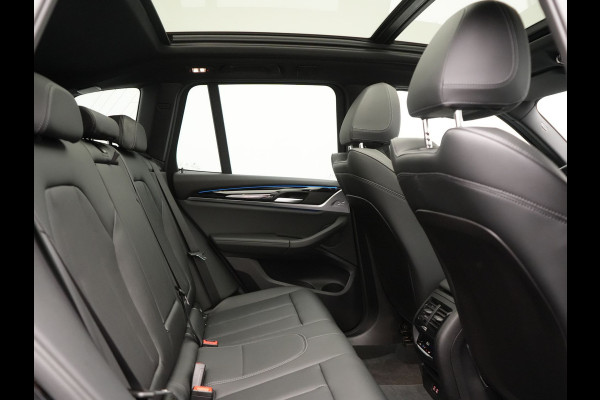 BMW X3 xDrive30e X Line FACELIFT PHEV 293pk Dealer O.H. | Trekhaak Af Fabriek | Panodak | Camera | Sfeerverlichting | Lederen Sportstoelen Verwarmd | Apple Carplay | Navigatie | DAB | Virtual | Cruise Control | Plug In Hybrid |